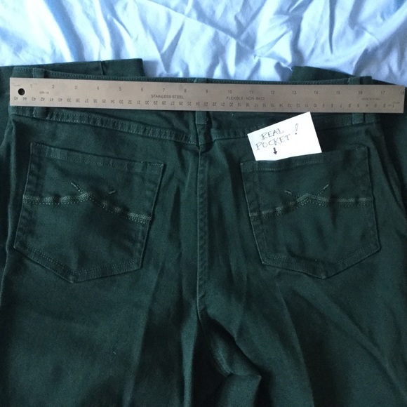 Hunter Green size 12P Stretch Jeans - Like New! - Picture 4 of 5
